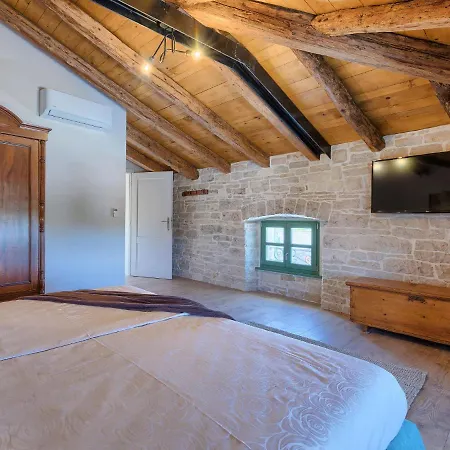 Radovani By Interhome Vakantiehuis *