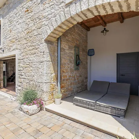 Vakantiehuis Radovani By Interhome