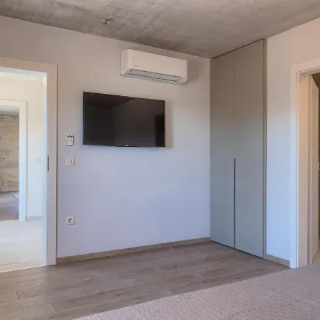 Radovani By Interhome