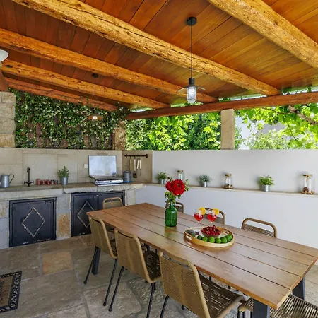 Radovani By Interhome בית נופש *