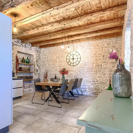 Radovani By Interhome