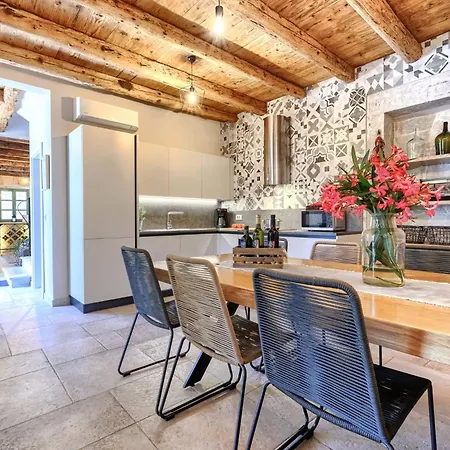 Radovani By Interhome